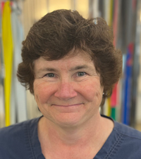 Mari Anne Wetzold, PT, Directora de Servicios de Rehabilitación, foto de cabeza